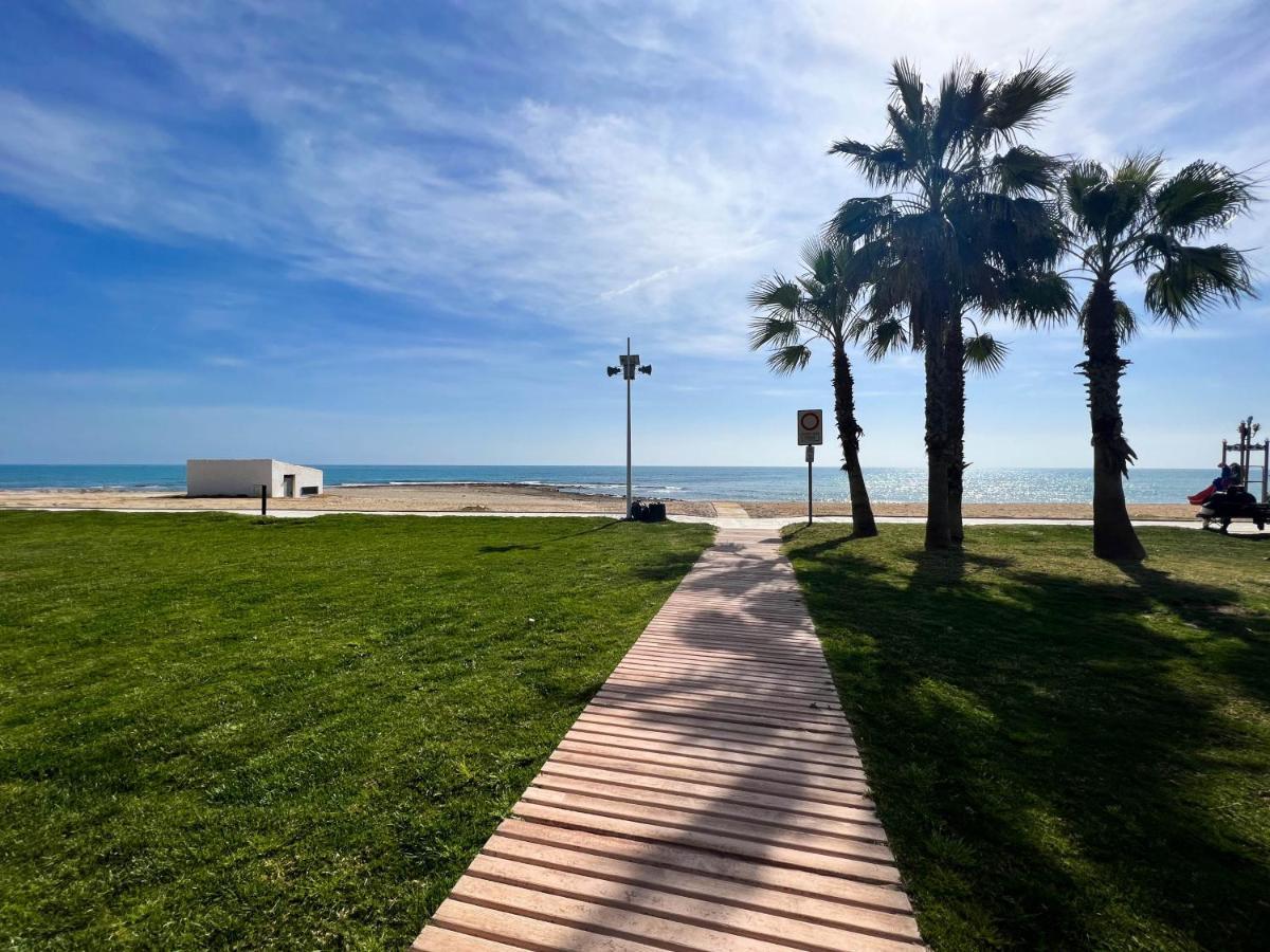 Renovated Apartment On The First Line Oropesa del Mar Bagian luar foto